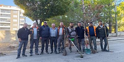 Uşak Belediyesi’nden Köşe Bucak Temizlik.